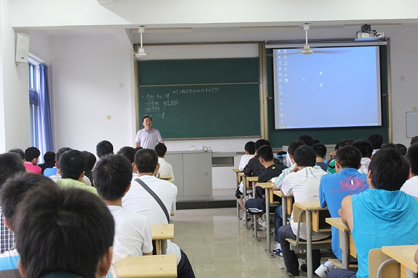 英国365集团2011级新生入学教育圆满结束3